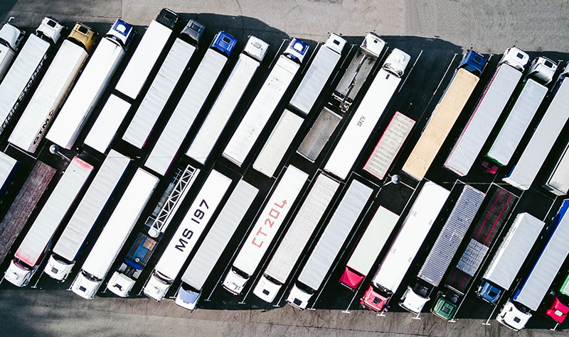 поглед от въздуха на камиони от категория CE